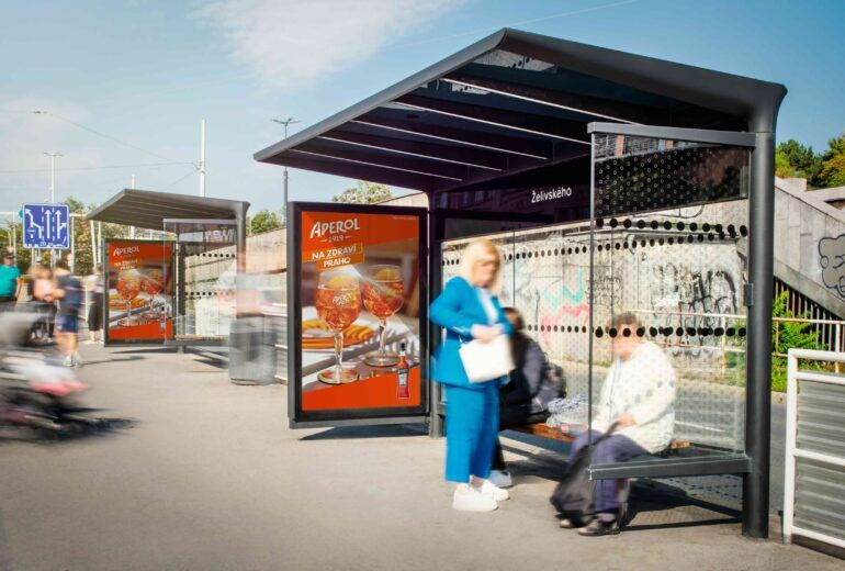 CITYZOOM - reklama na zastávkách pražské MHD