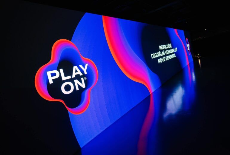 PLAYON - Digitální OOH platforma nové generace